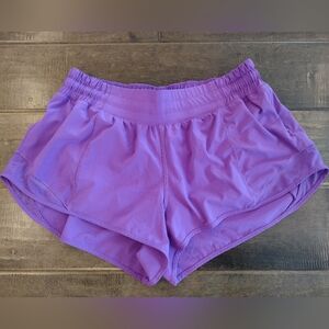 LULULEMON Women's Hotty Hot LR purple 2.5" Athletic Shorts - size 8